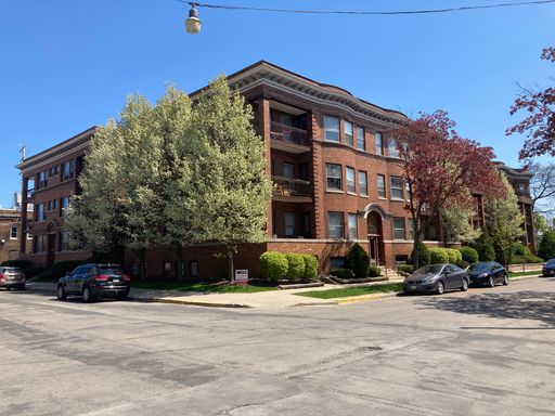 Spacious, Beautifully Updated 3 Br Upr Flat at Great Eastside Location for October 1st! – photo 1