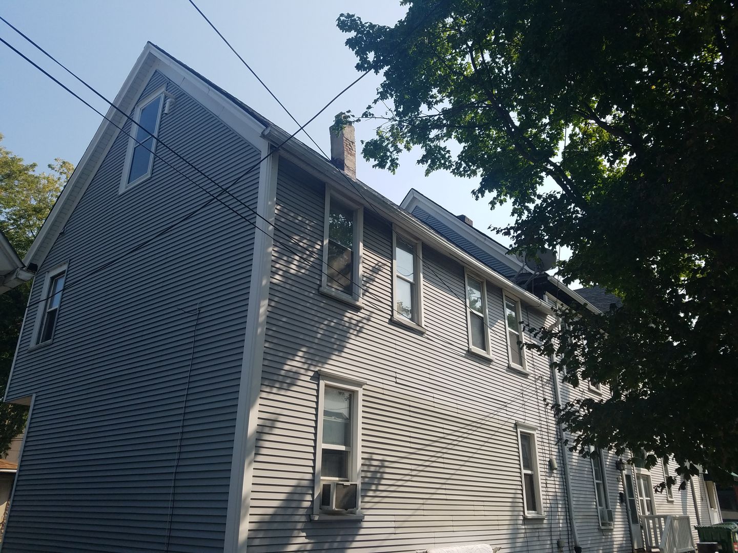 Milwaukee Apartment: 1000 E. Locust St. / 2906 N. Weil St.