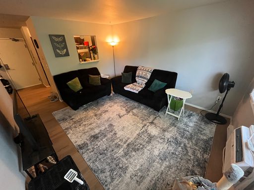 Recently Renovated 2 Bedroom Apartment with Parking Included Available September 15th w/ First Month's Rent Free! – photo 1