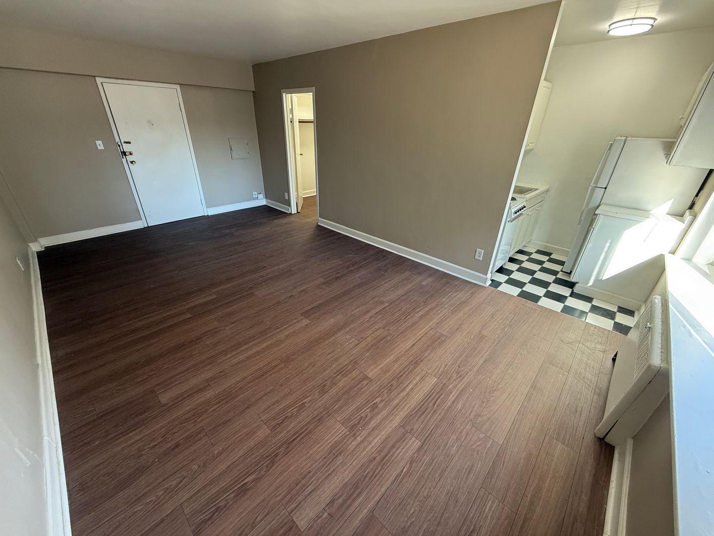 Milwaukee Apartment: 1653 N. Prospect Ave.