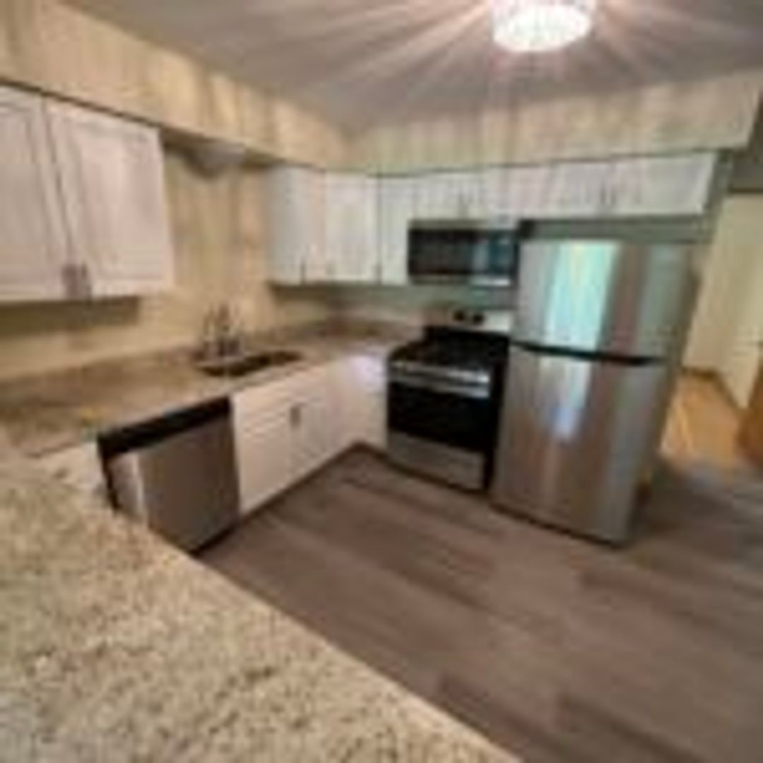 Milwaukee Apartment: 1160 E. Singer Cr.