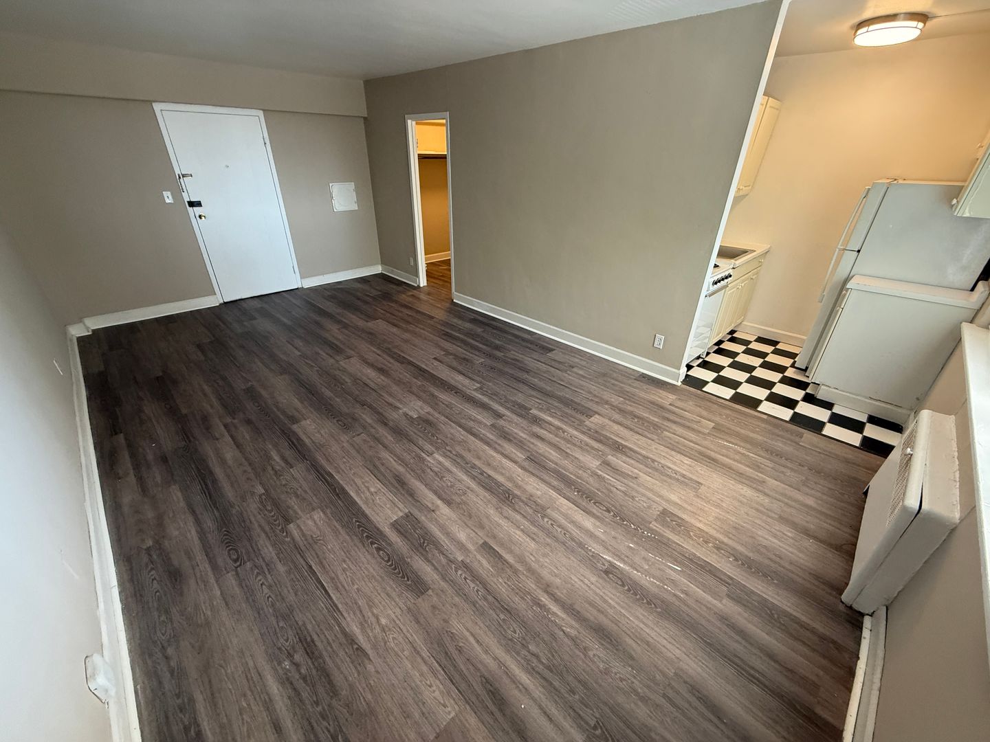 Milwaukee Apartment: 1653 N. Prospect Ave.