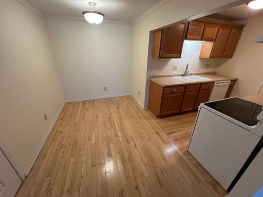 Beautifully Updated 2 Br Available September 15th in Lower Eastside! – photo 1
