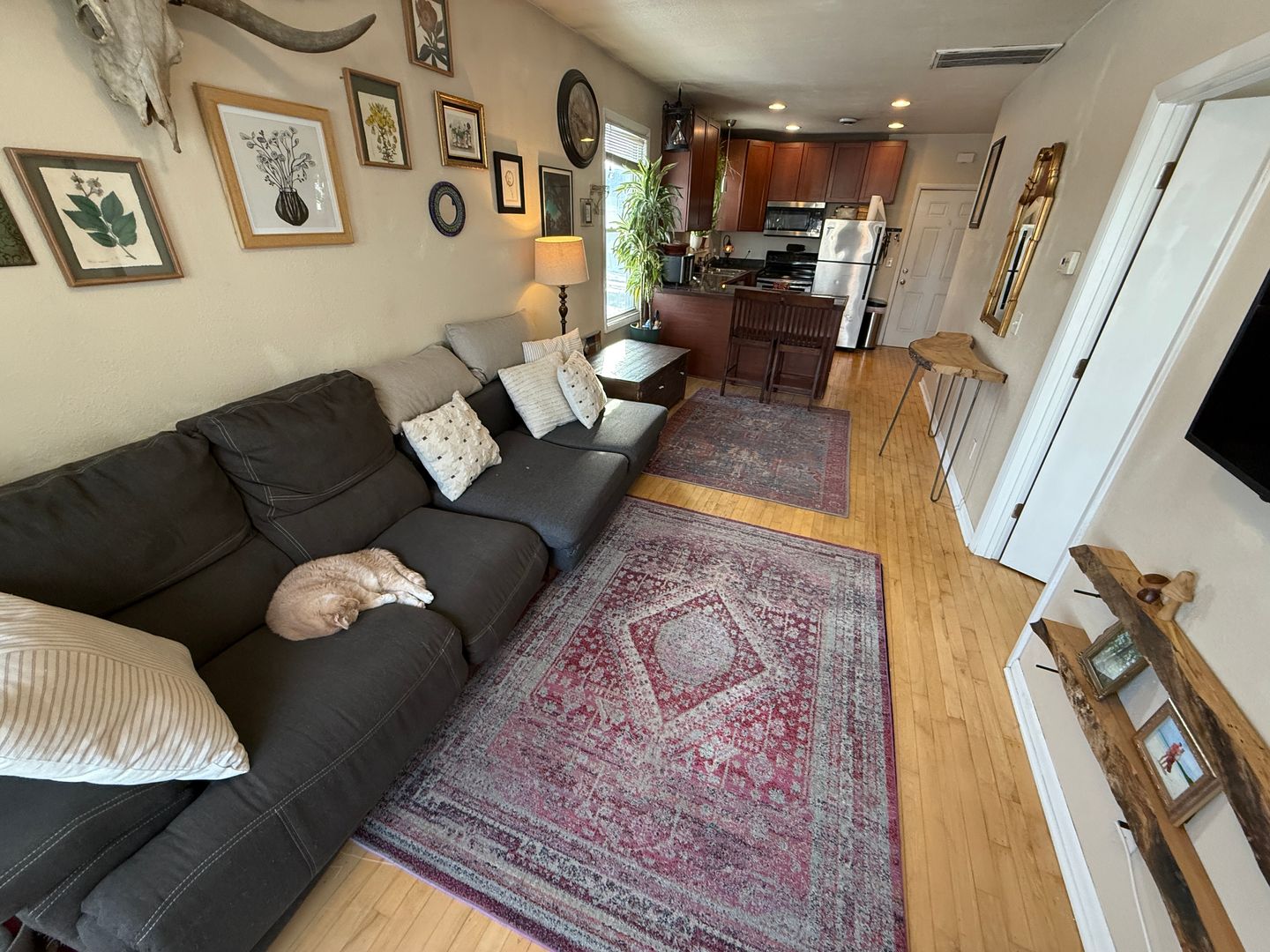 Milwaukee Apartment: 1118 E. Kane Pl.