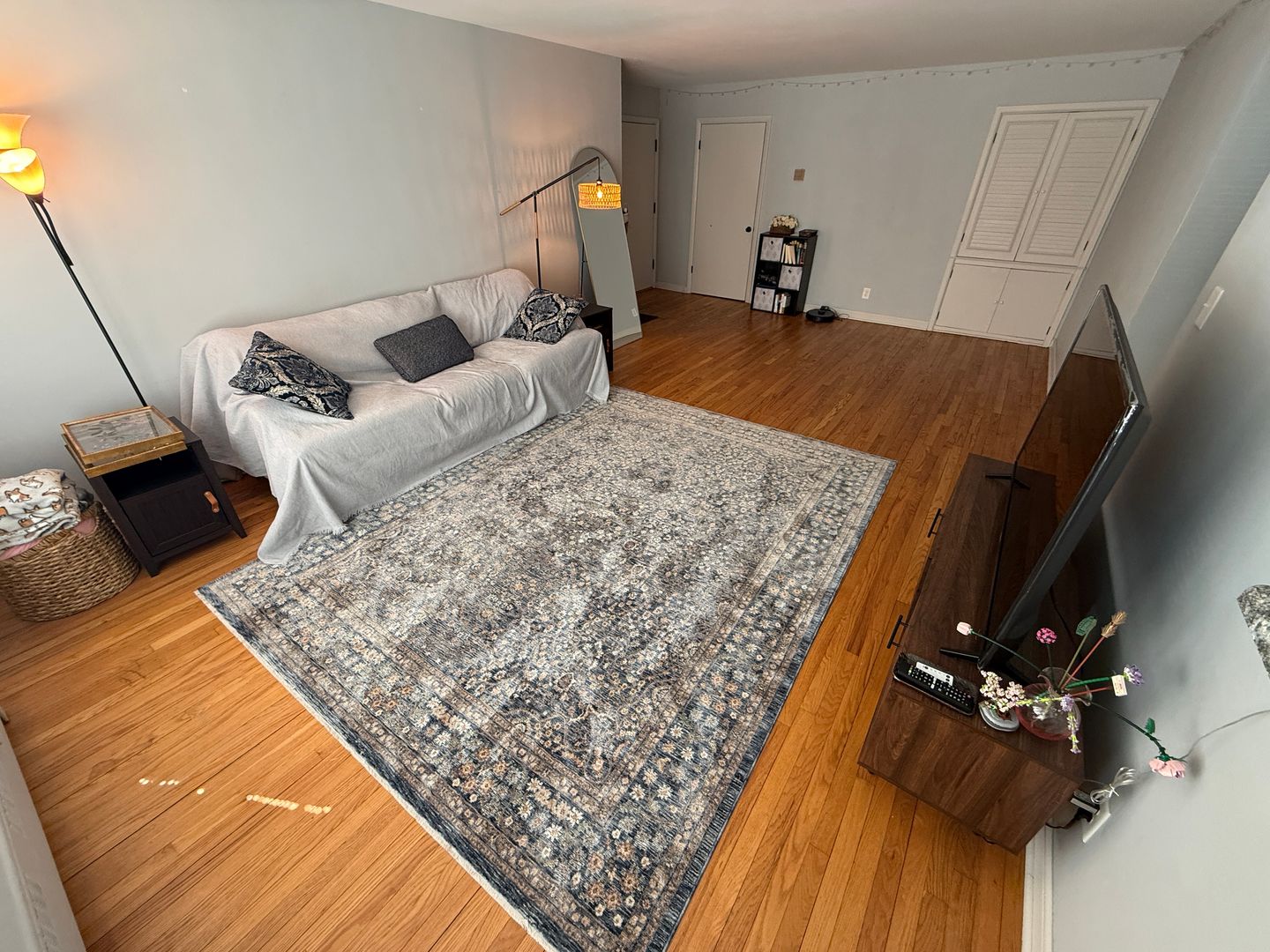 Milwaukee Apartment: 2575 N. Prospect Ave.