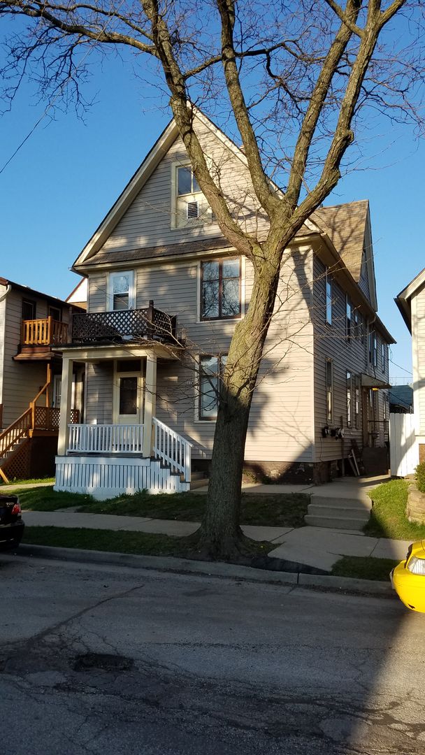 Milwaukee Apartment: 2654 N. Bremen St.