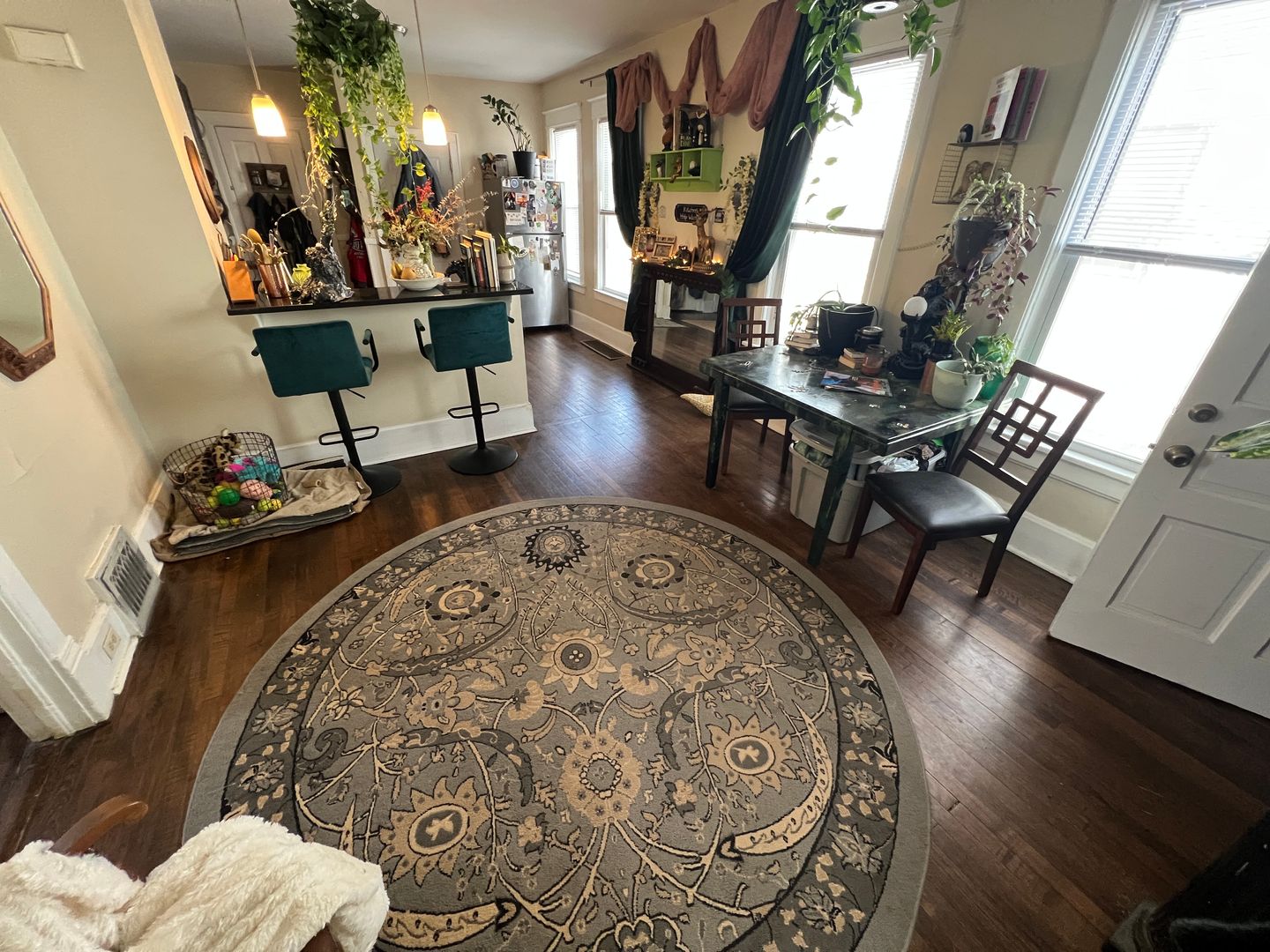 Milwaukee Apartment: 506-08 E. Locust St.