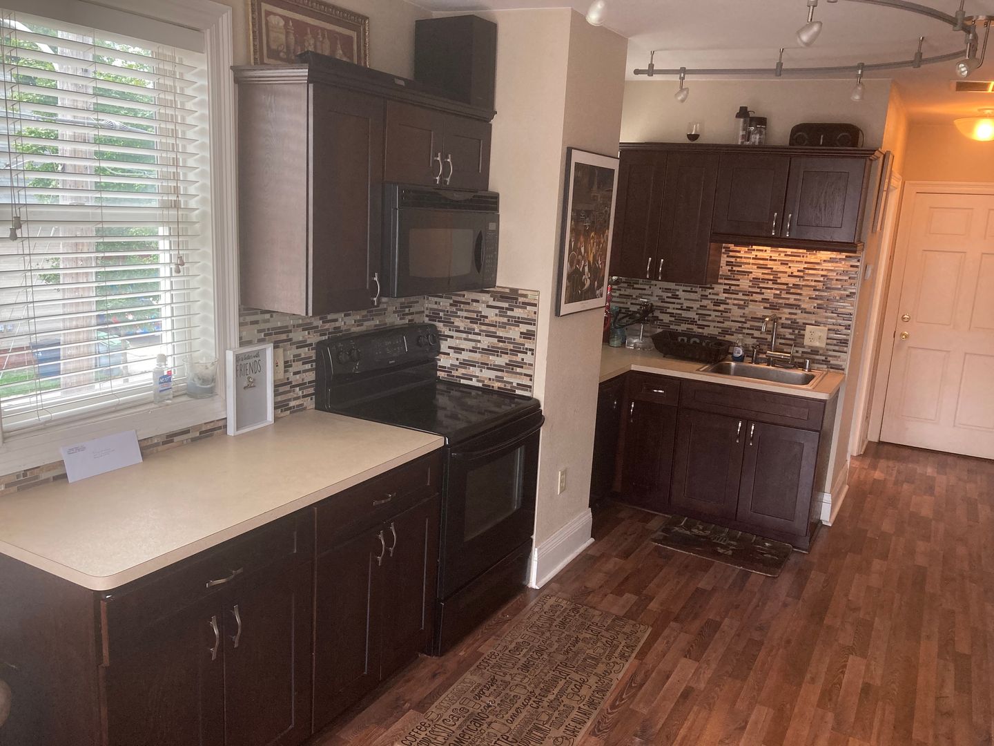 Milwaukee Apartment: 1000 E. Locust St. / 2906 N. Weil St.