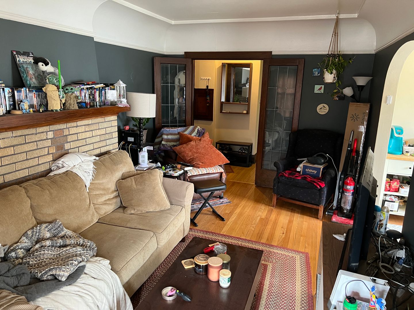 Milwaukee Apartment: 5104 W. Wisconsin Ave.