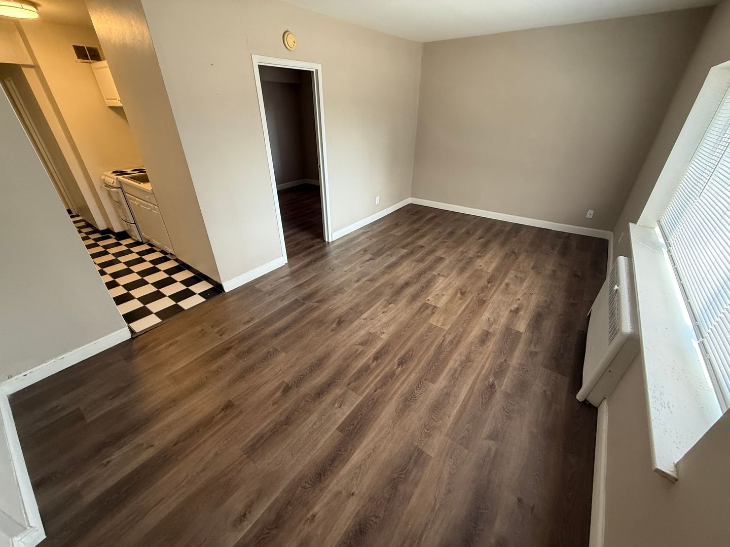 Milwaukee Apartment: 1653 N. Prospect Ave.