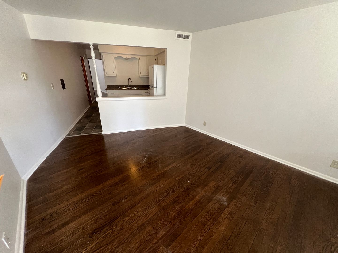 Milwaukee Apartment: 1200 E. Singer Cr.