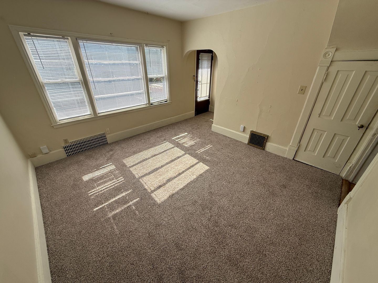 Milwaukee Apartment: 2661-61B N. Fratney St.