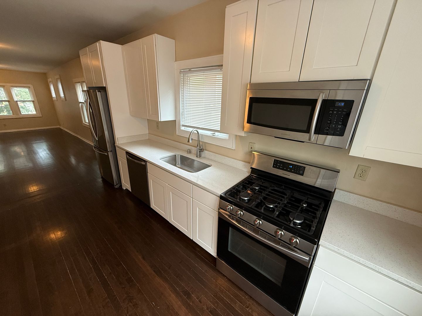 Milwaukee Apartment: 1209-09B E. Kane Pl.