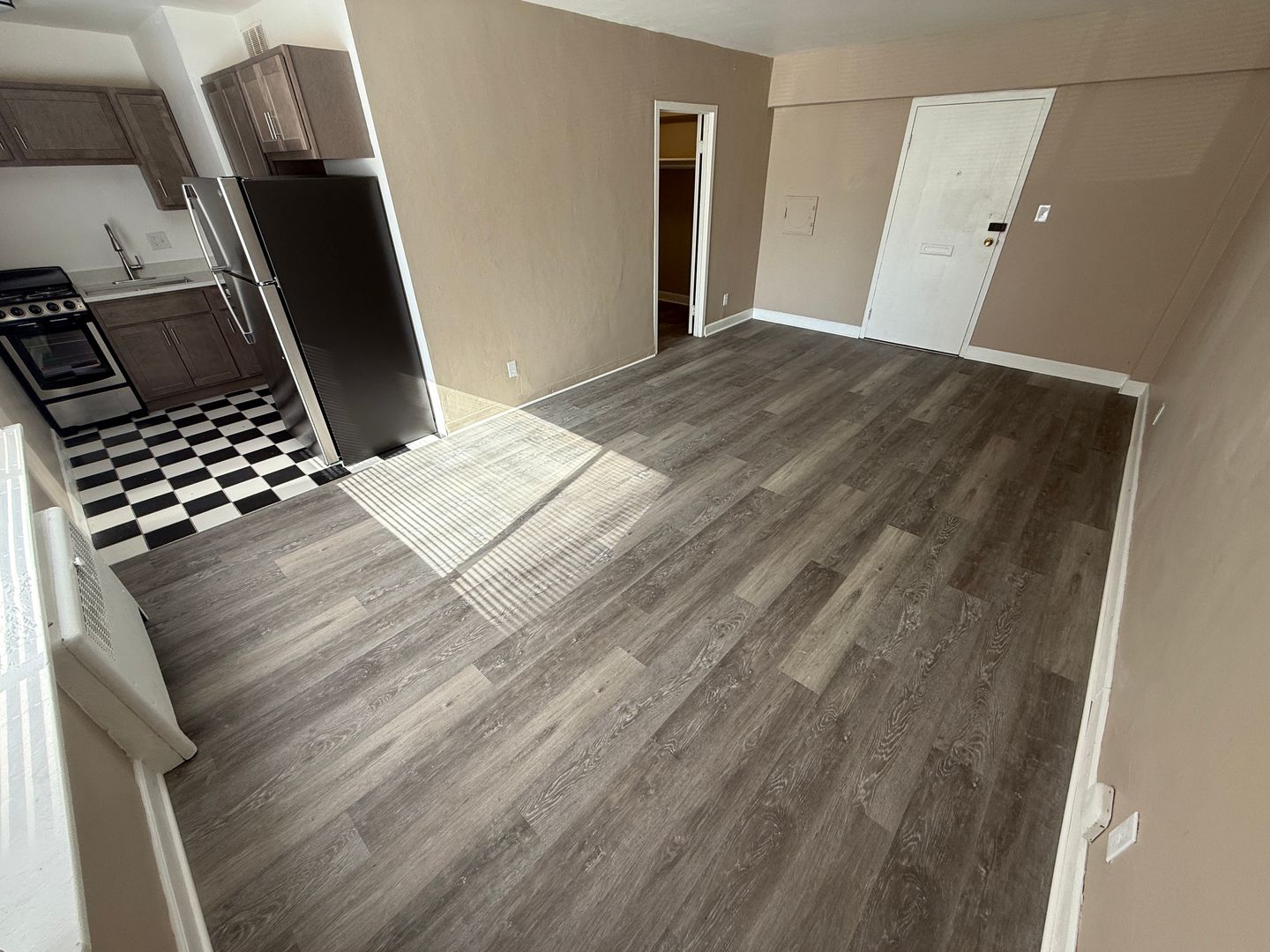 Milwaukee Apartment: 1653 N. Prospect Ave.