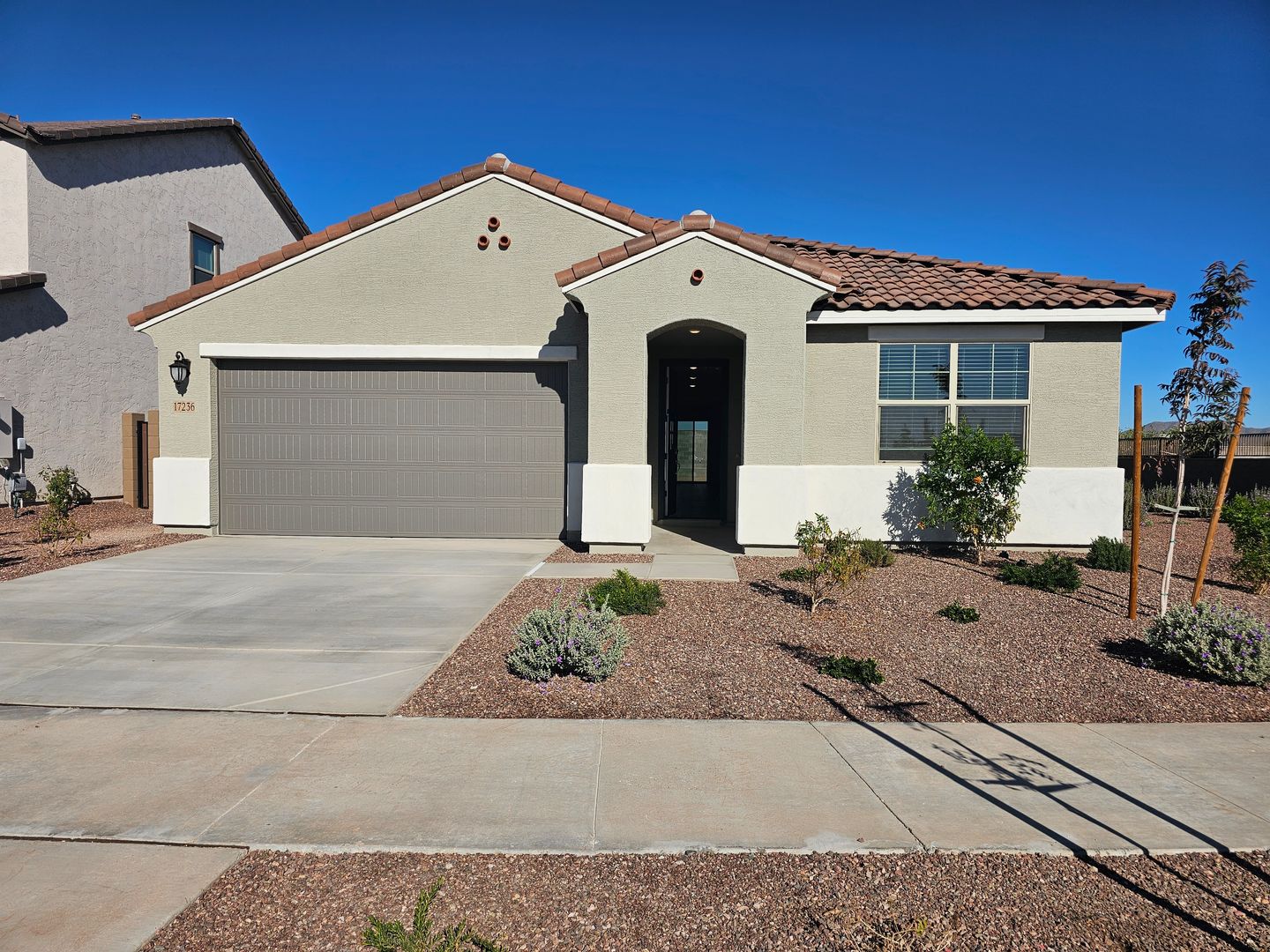 Surprise House: 17236 W Via Dona Rd