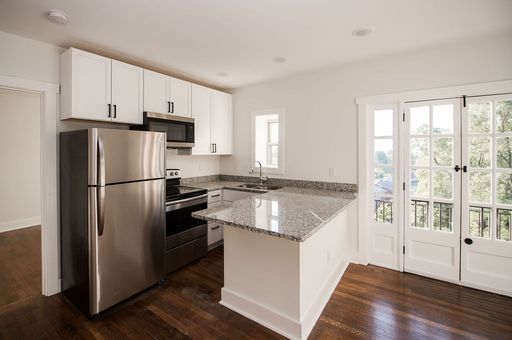Fully-Remodeled One Bedroom Available at the Fort Mitchell Flats