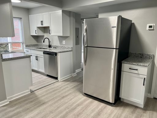 Newly Upgraded Apartments -The Courtyard at Park Hills, Minutes from Downtown