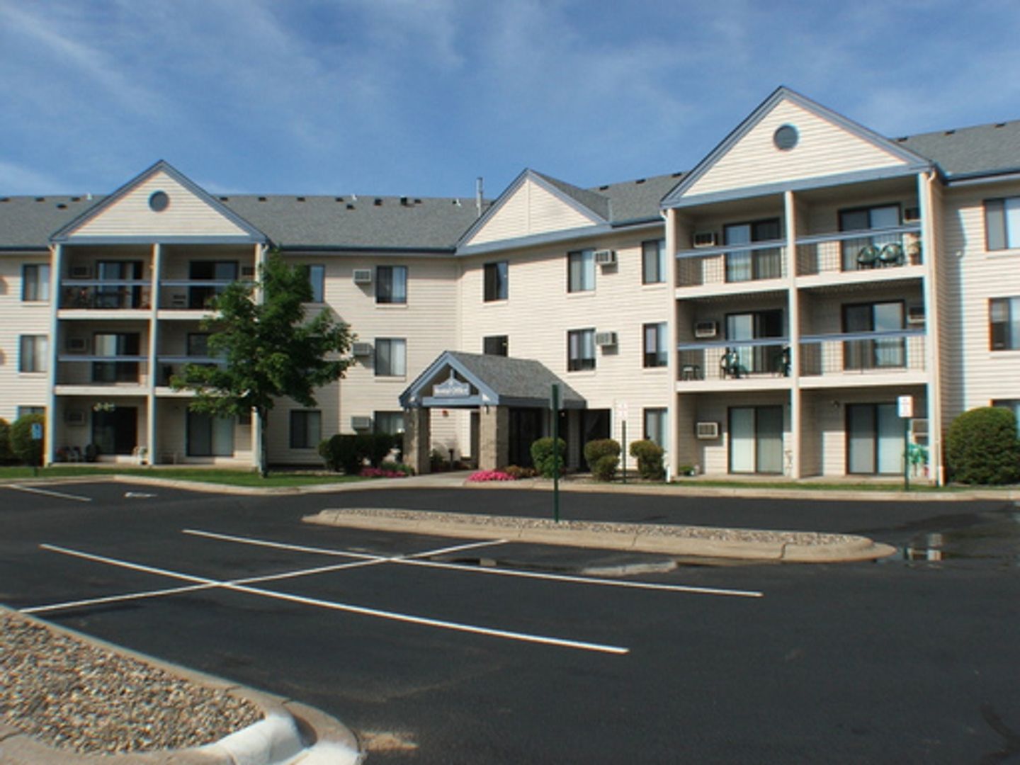 Lauderdale Apartment: 1611 Pleasant Street