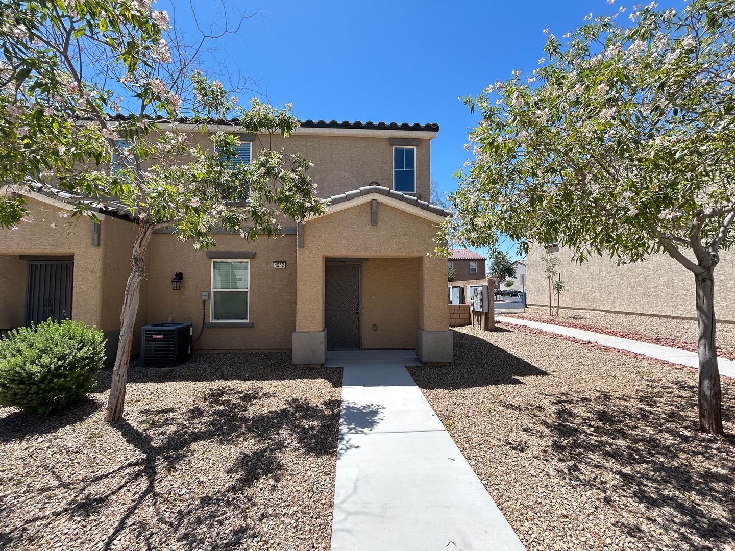 Las Vegas Townhome: 4552 Dover Straight St