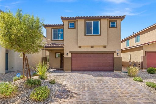 Large 5-Bedroom 3-Bathroom Home in Gated Community! – photo 1
