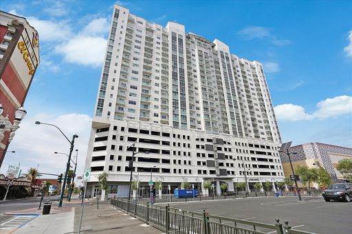 Luxury High-Rise Condo on Downtown Fremont Street! – photo 1