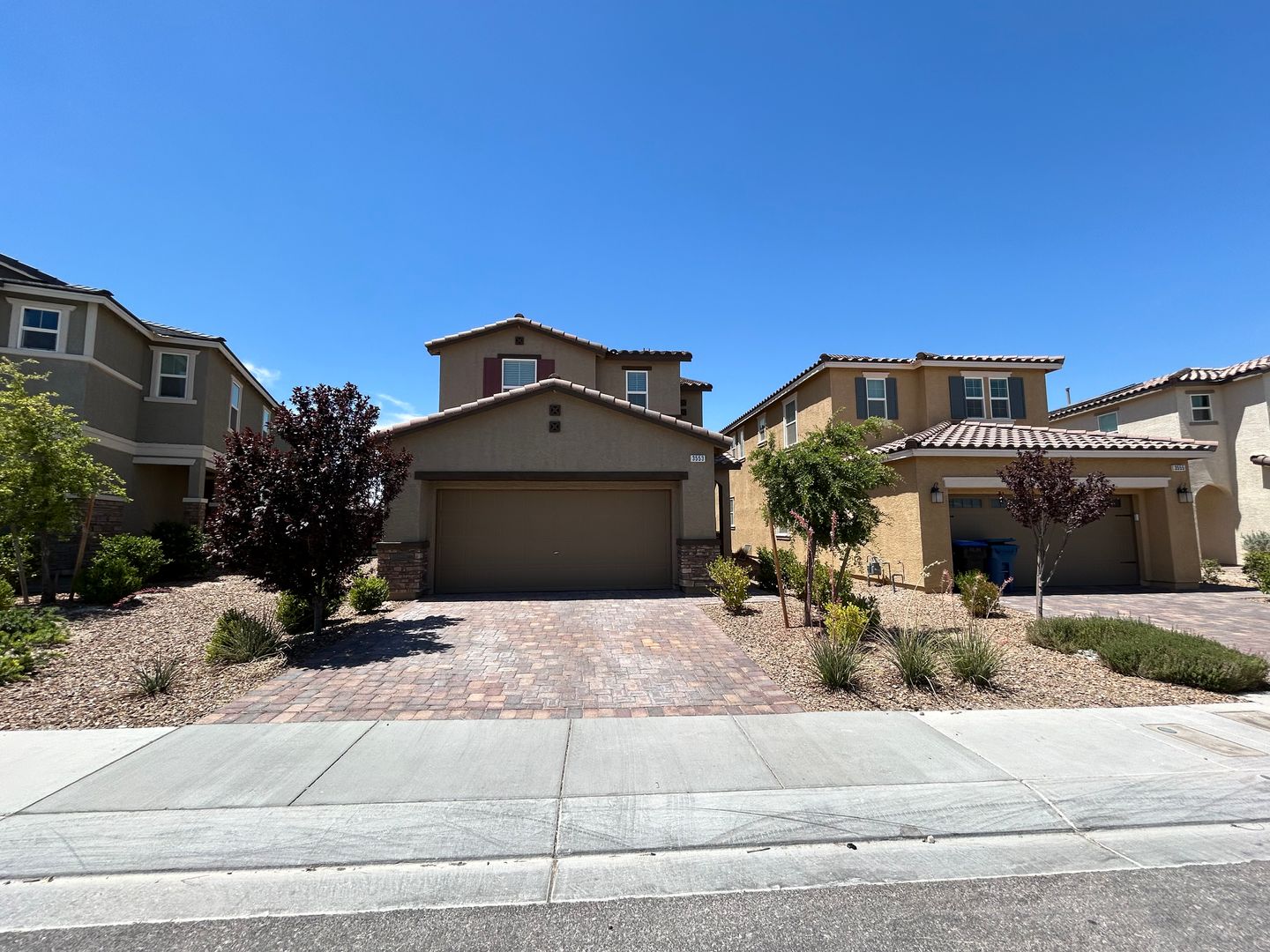 Henderson House: 3553 Moneghetti Pl
