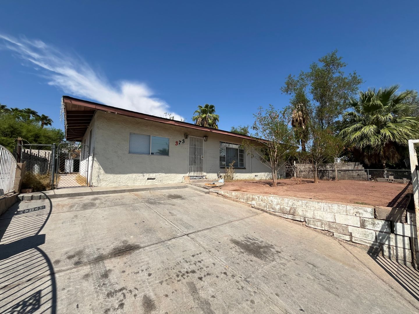 Las Vegas House: 373 Bruce St