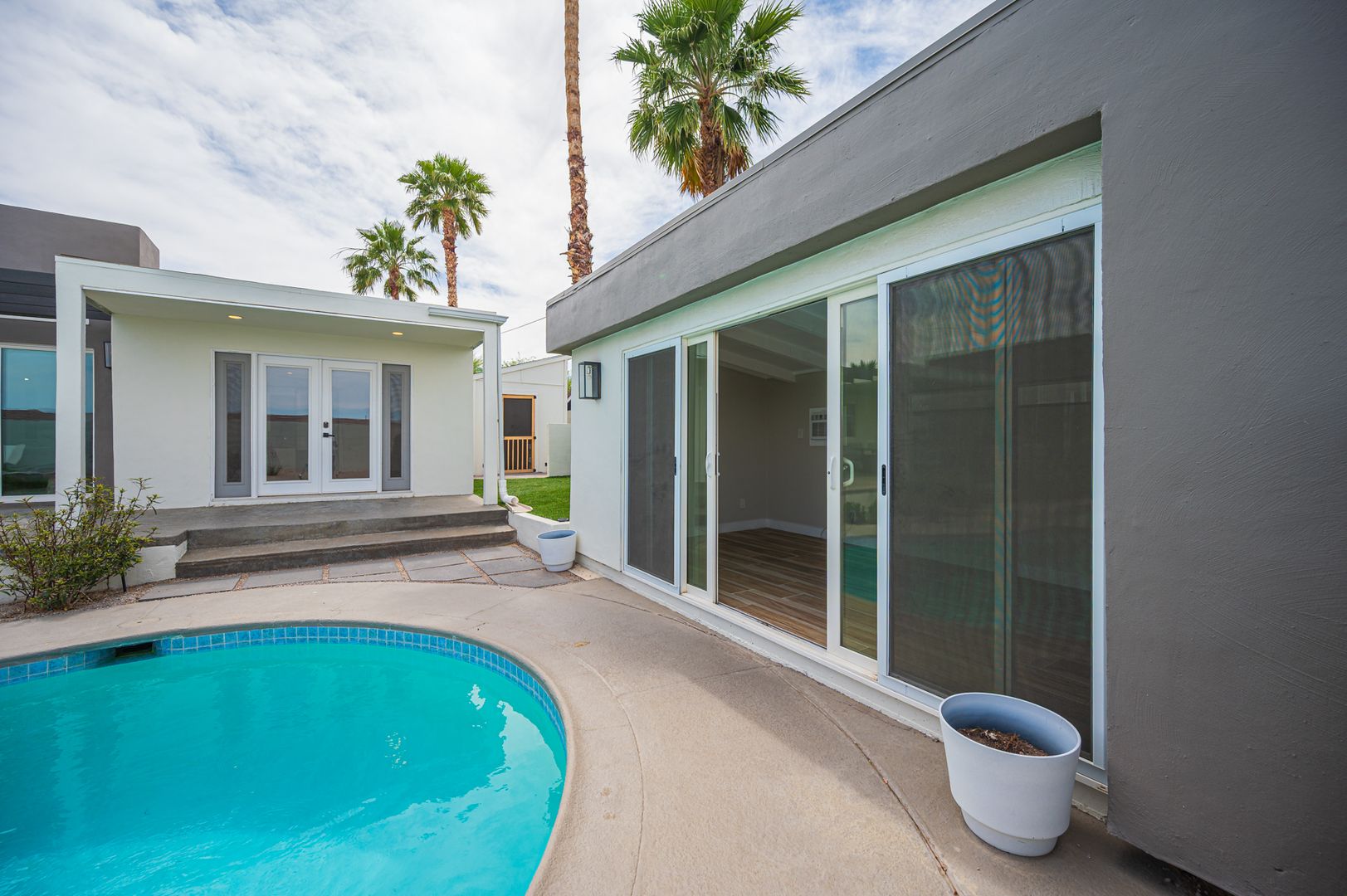 ZZYZX Realty | ShowMeTheRent.com