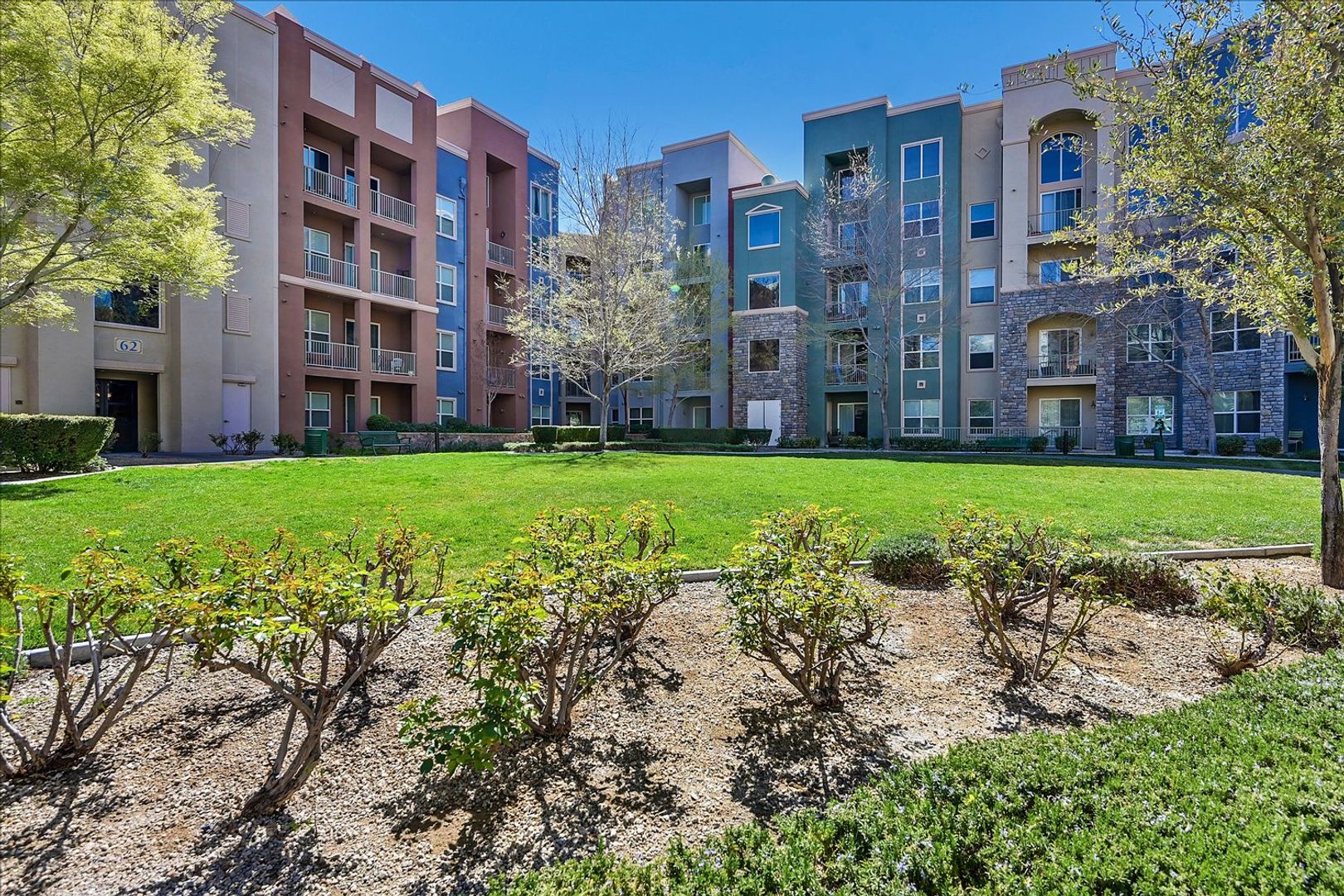 Las Vegas House: 62 E Serene Ave #426